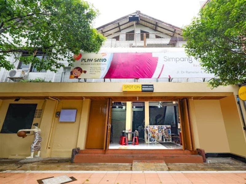 Oyo 2240 Simpang Tujuh Residence Kudus Екстериор снимка