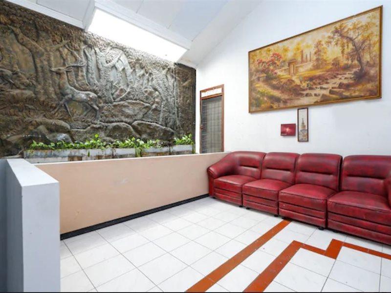 Oyo 2240 Simpang Tujuh Residence Kudus Екстериор снимка