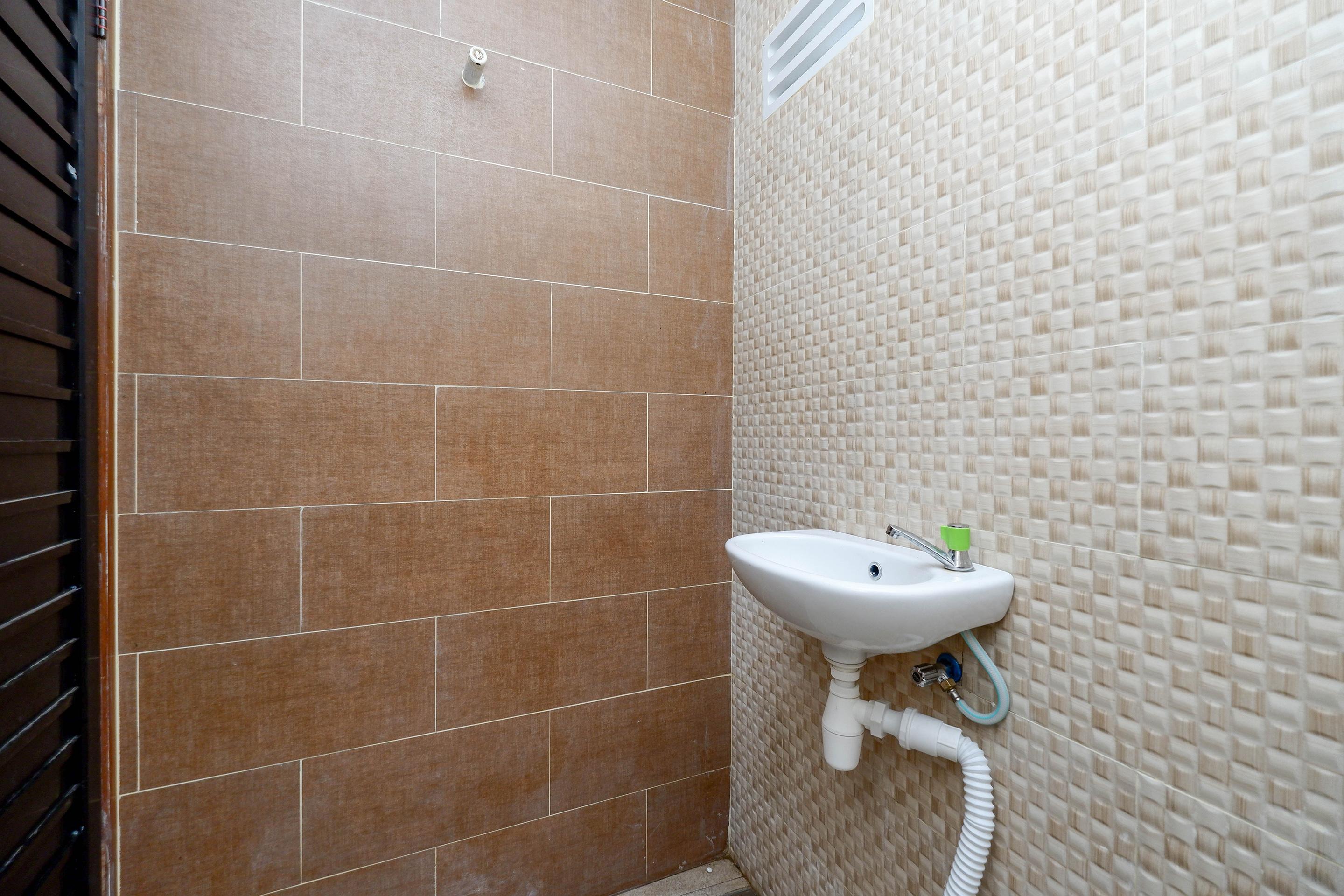 Oyo 2240 Simpang Tujuh Residence Kudus Екстериор снимка