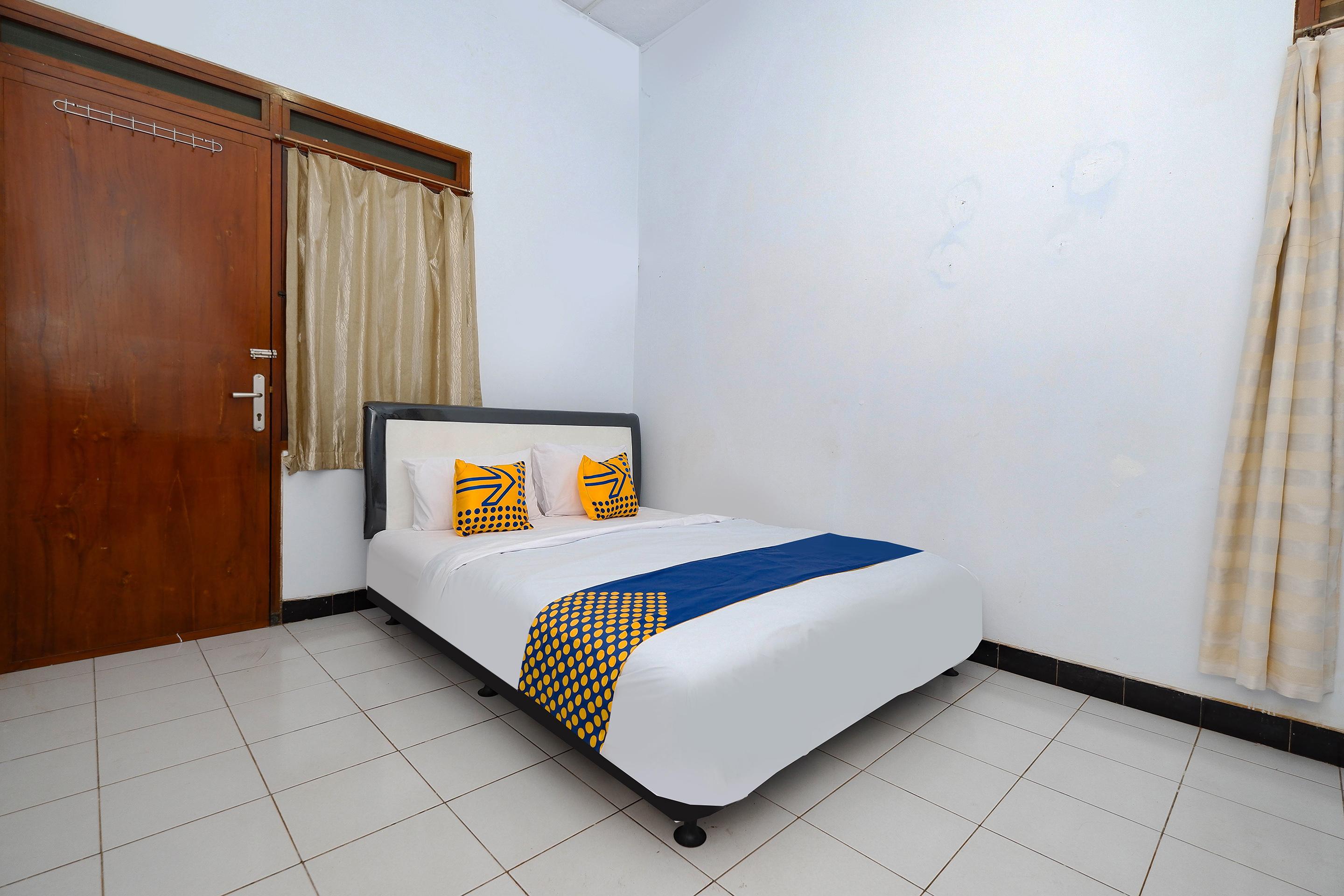 Oyo 2240 Simpang Tujuh Residence Kudus Екстериор снимка