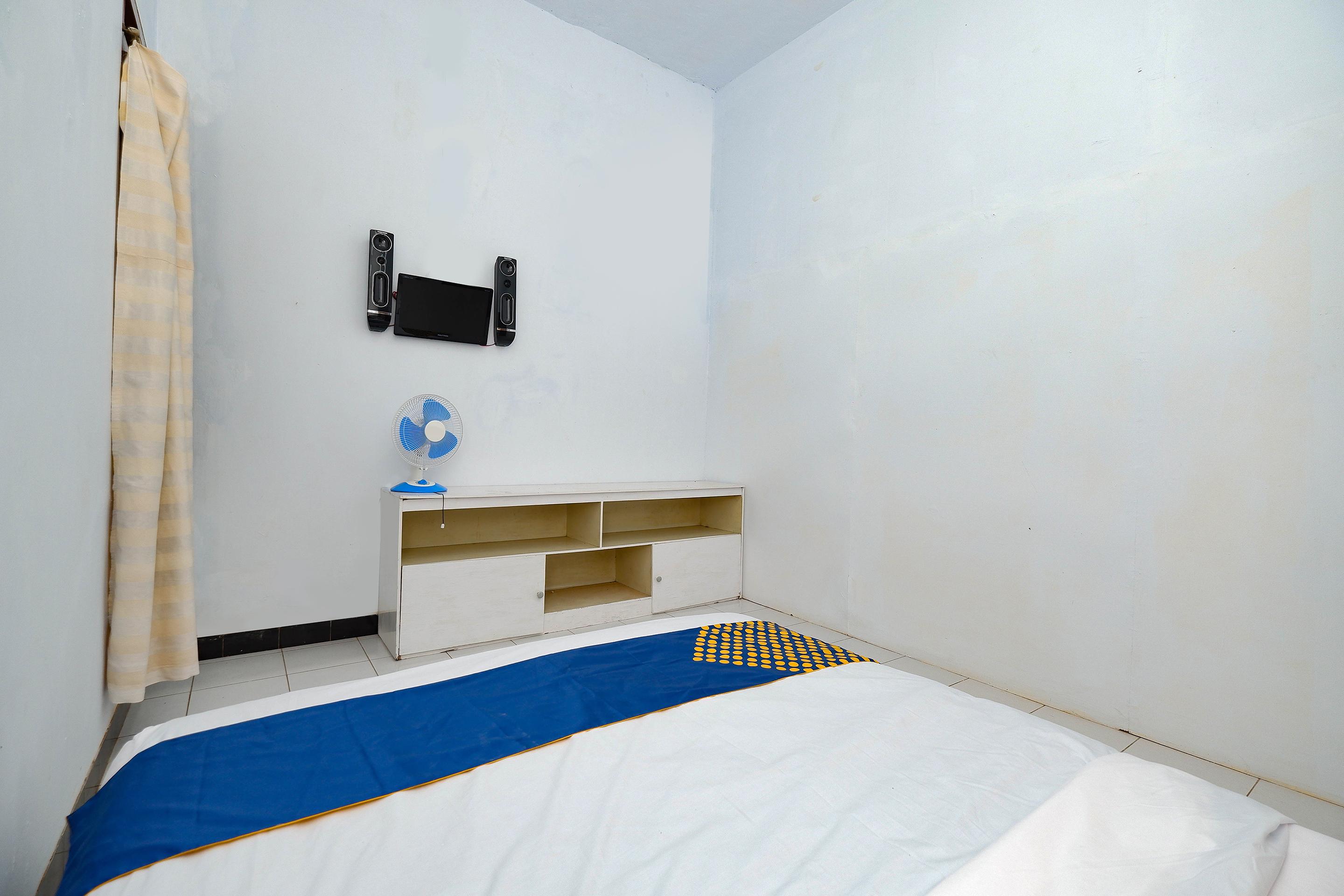 Oyo 2240 Simpang Tujuh Residence Kudus Екстериор снимка