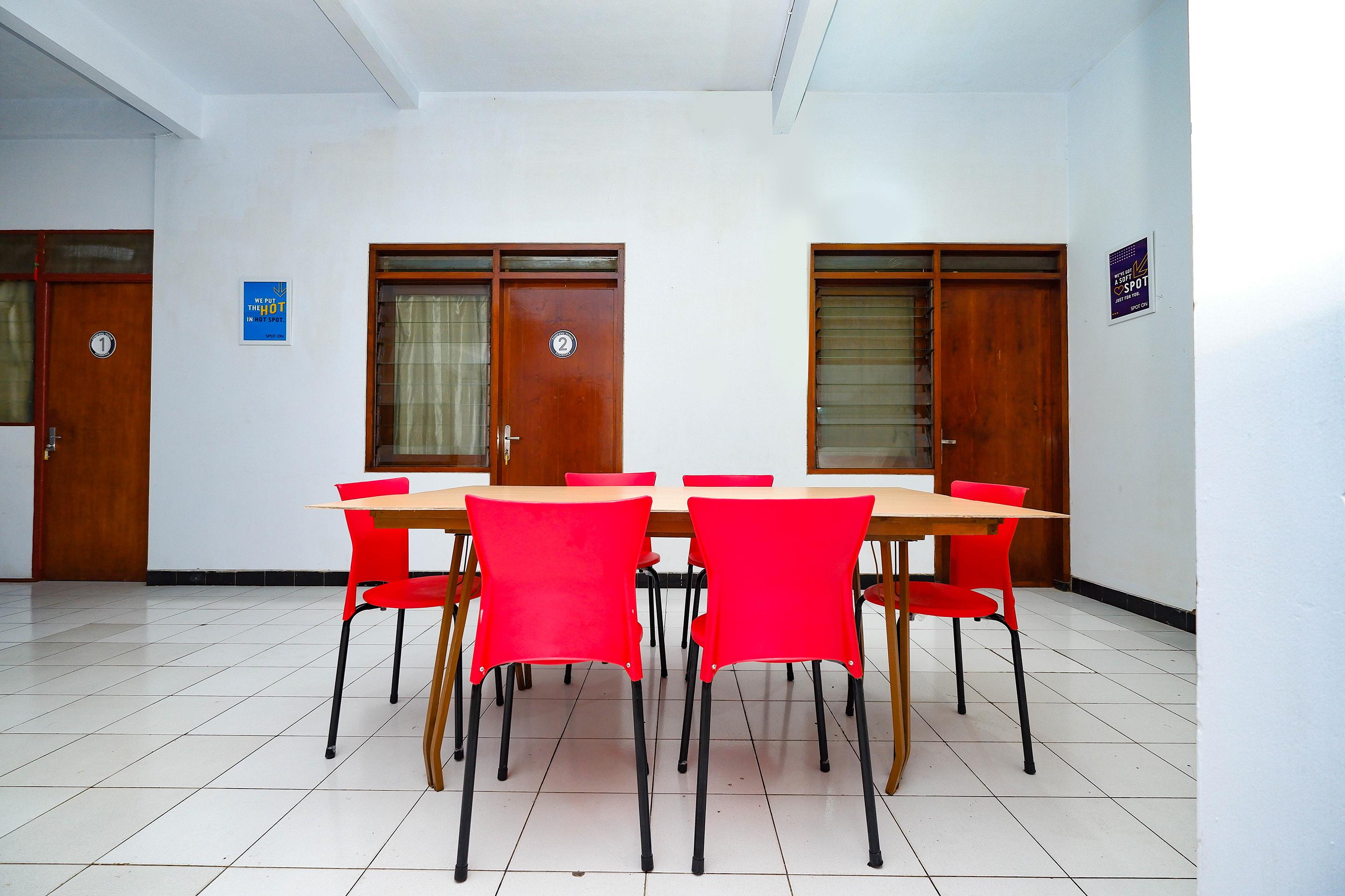 Oyo 2240 Simpang Tujuh Residence Kudus Екстериор снимка