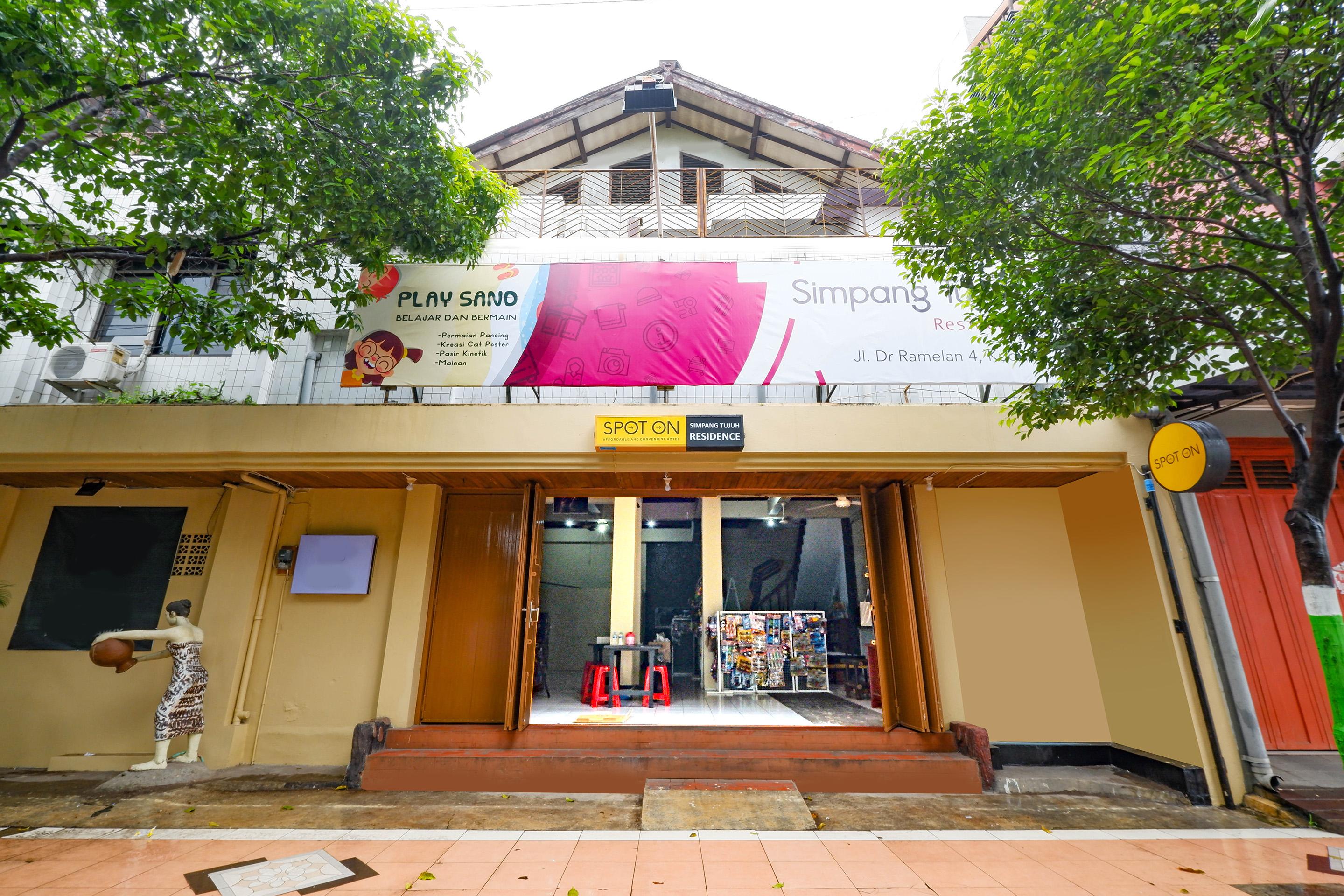 Oyo 2240 Simpang Tujuh Residence Kudus Екстериор снимка