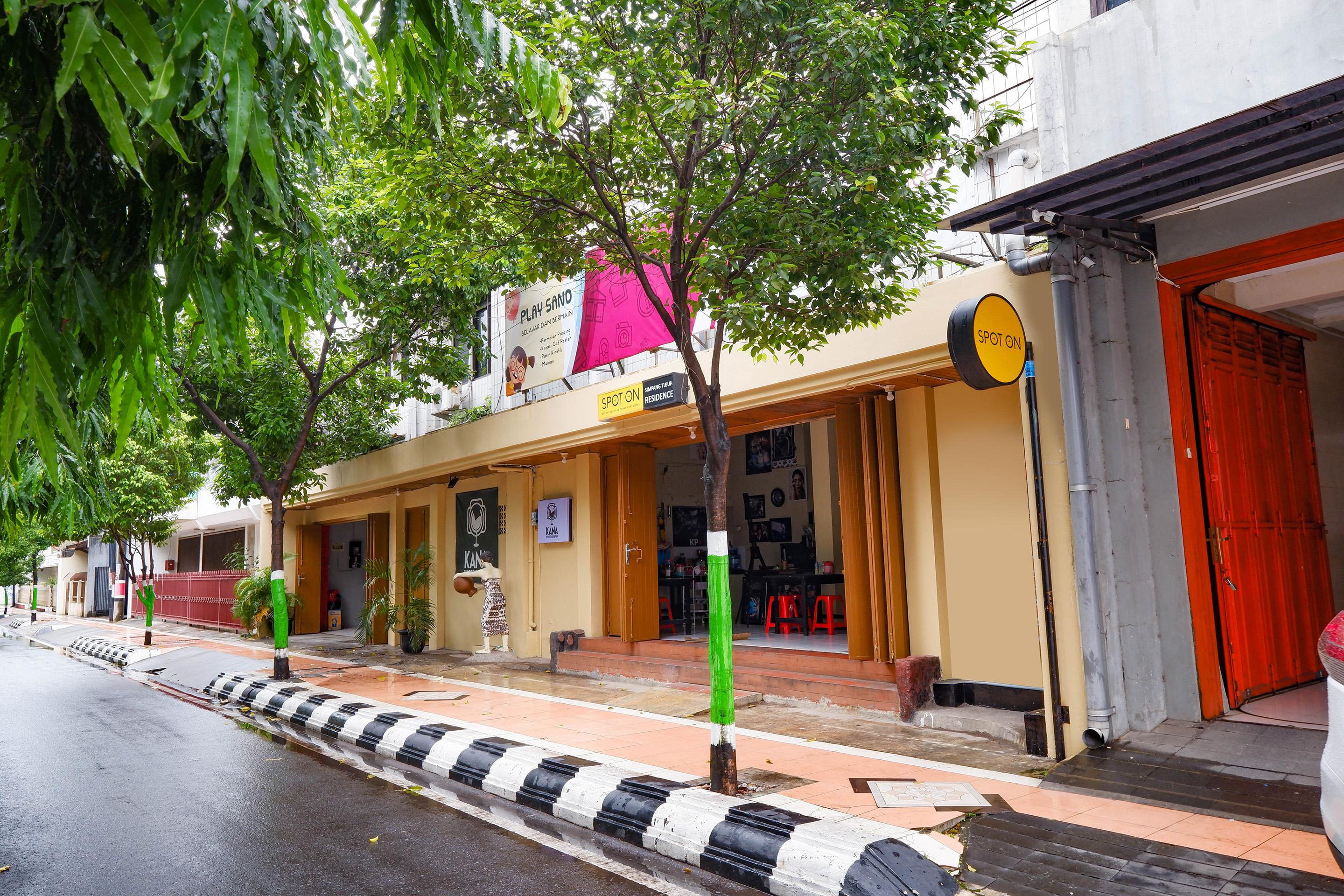 Oyo 2240 Simpang Tujuh Residence Kudus Екстериор снимка